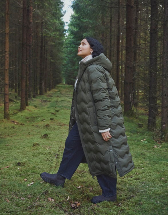 Long Olive Green Puffer Coat with Chevron Pattern Long Olive Green Puffer Coat with Chevron Pattern — Winter Outfits for Women Over 70