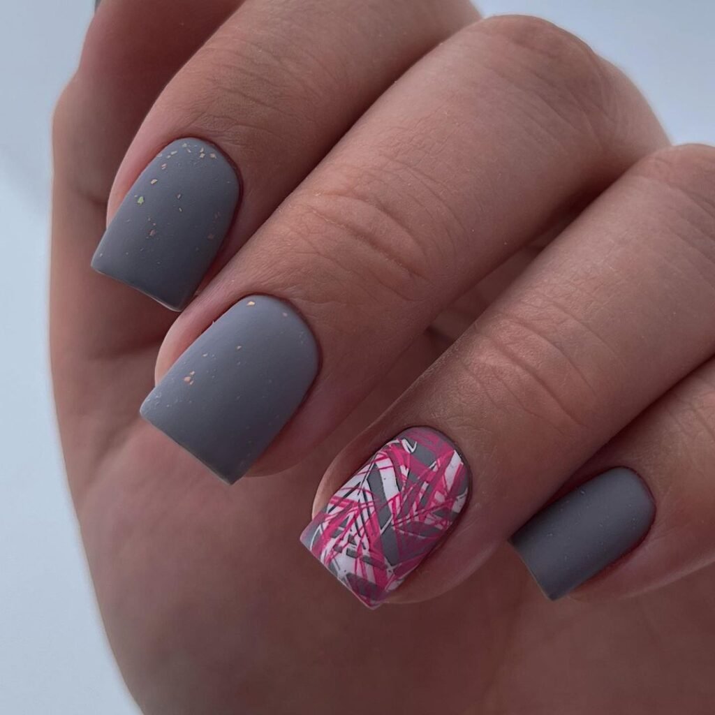 Matte Gray with Abstract Graphic — Winter Gray Nails