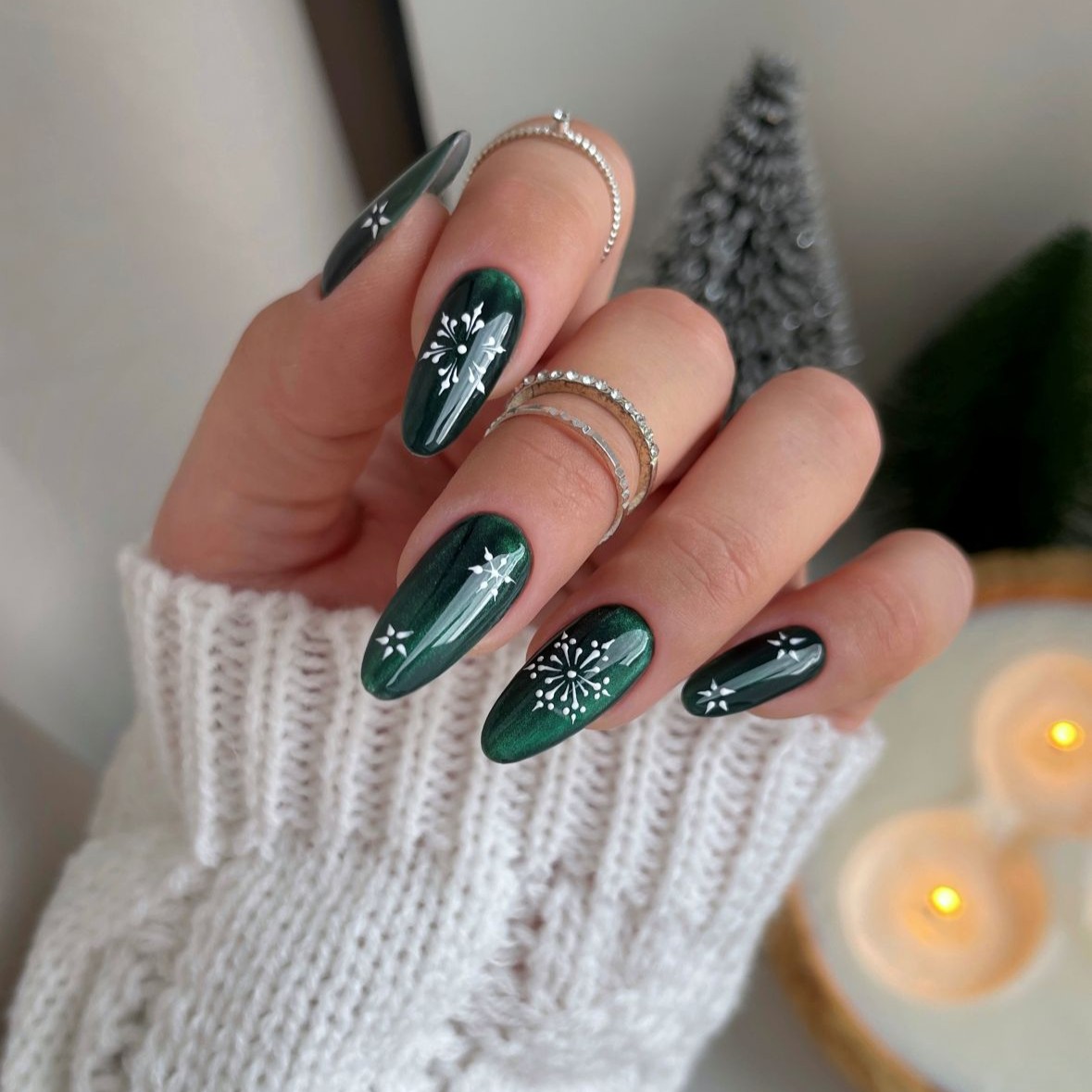 Deep Green Metallic Snowflakes — Winter Nails