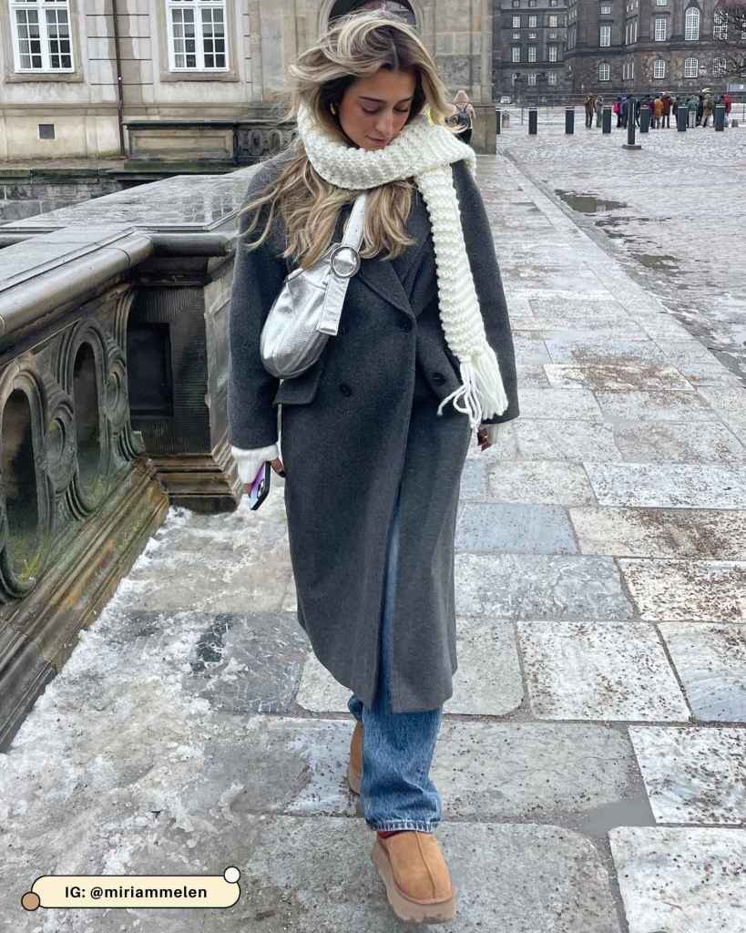 Cold Weather Comfort with a Chunky Knit Scarf Cold Weather Comfort with a Chunky Knit Scarf — Scarf Outfits