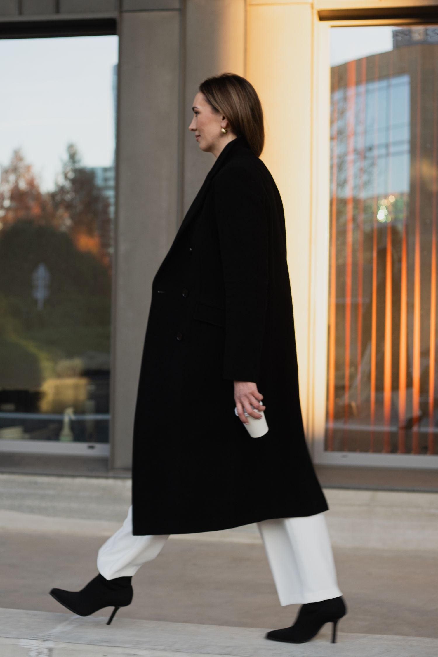 Minimalist Black Peacoat with White Wide-Leg Trousers Minimalist Black Peacoat with White Wide-Leg Trousers — Peacoat Outfits