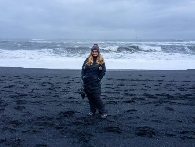 Casual Beach Exploration Outfit Idea Casual Beach Exploration Outfit Idea — Iceland Winter Outfits