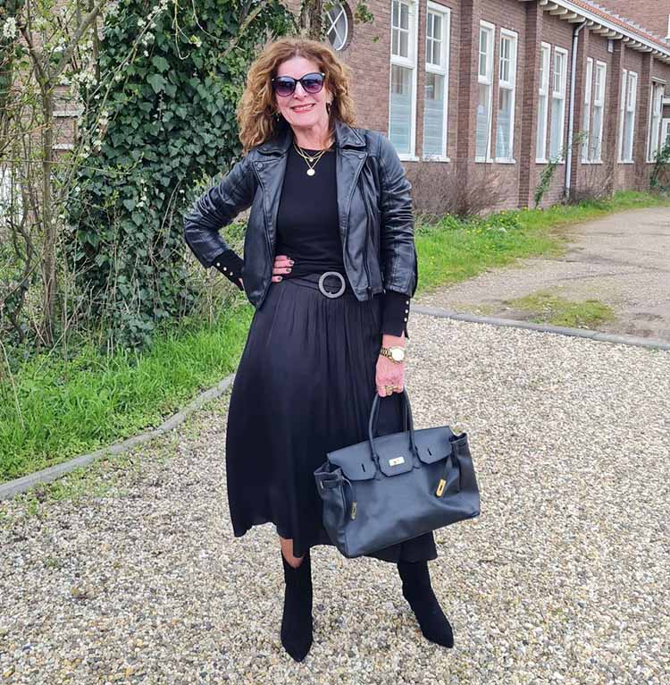 Monochromatic Black Leather Moto Jacket for Evening Chic Monochromatic Black Leather Moto Jacket for Evening Chic — Winter Outfits for Women Over 40