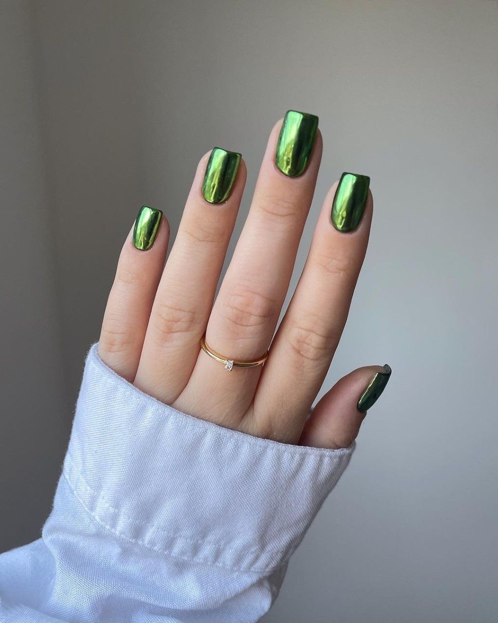 Vibrant Green Chrome Square Nails — Winter Chrome Nails