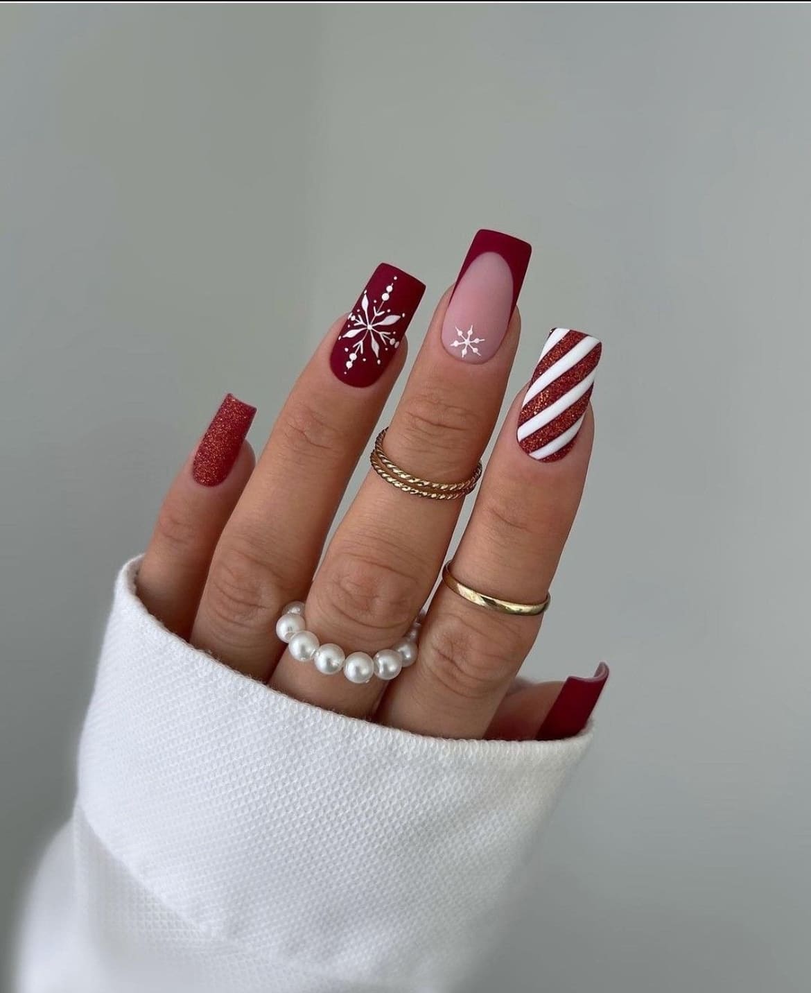Deep Red Glitter Snowflake Candy Cane Deep Red Glitter Snowflake Candy Cane — Sweater Nails