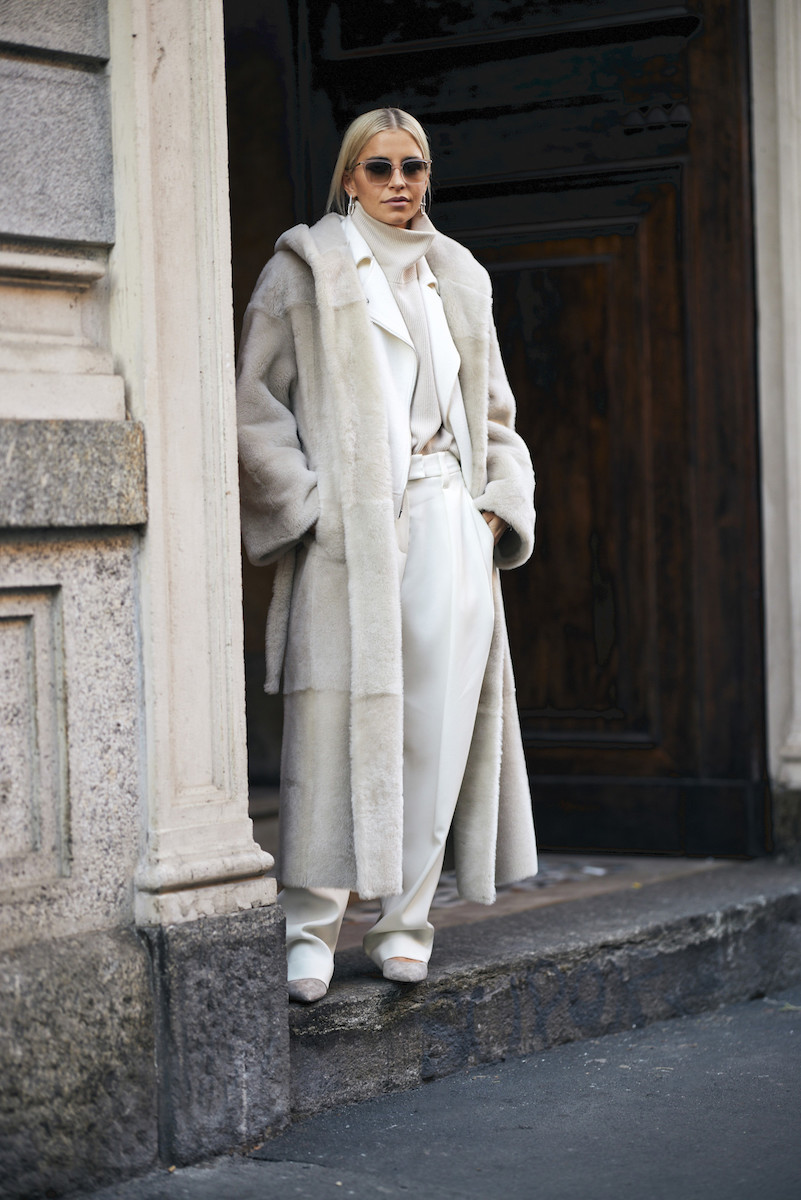 Oversized White Faux Fur Coat with Wide-Leg Pants Oversized White Faux Fur Coat with Wide-Leg Pants — Winter White Outfits