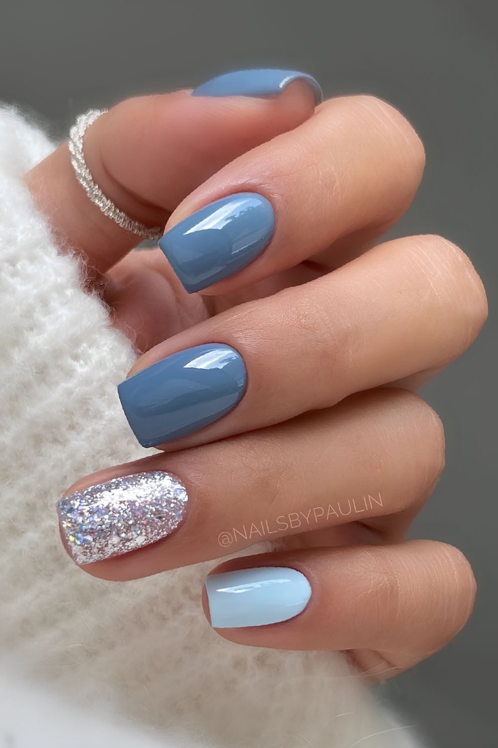 Glitter Accent On Ring Finger Visual Idea — Short Winter Square Nails