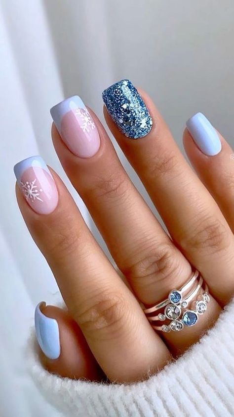Clean Visual Idea — Winter Glitter Nails