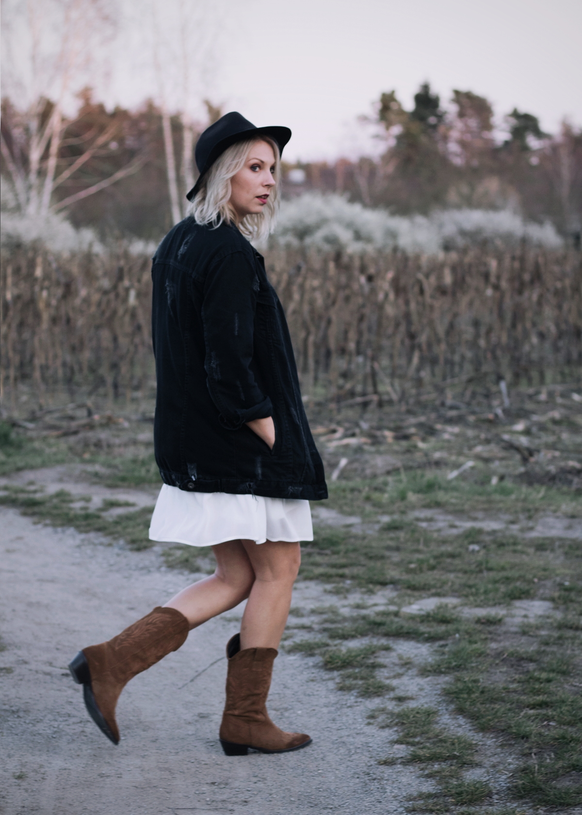 Black Denim Jacket with Suede Boots for Casual Western Style — Western Winter Outfits