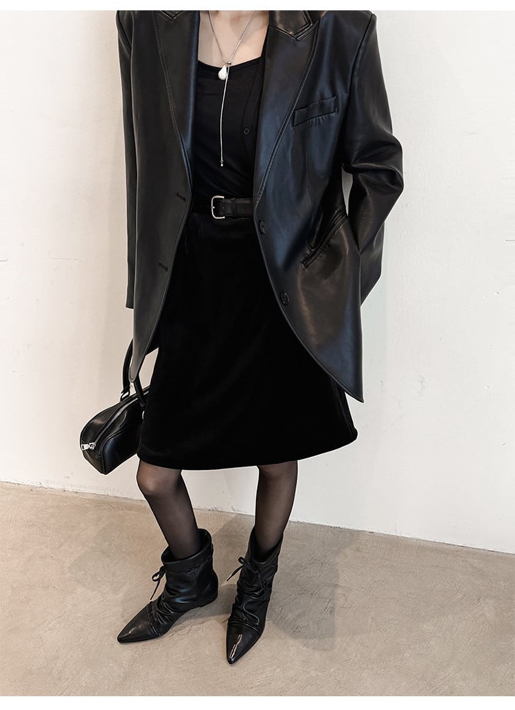 All-Black Velvet Mini Skirt Outfit with Slouchy Leather Ankle Boots All-Black Velvet Mini Skirt Outfit with Slouchy Leather Ankle Boots — Ankle Boots Outfits