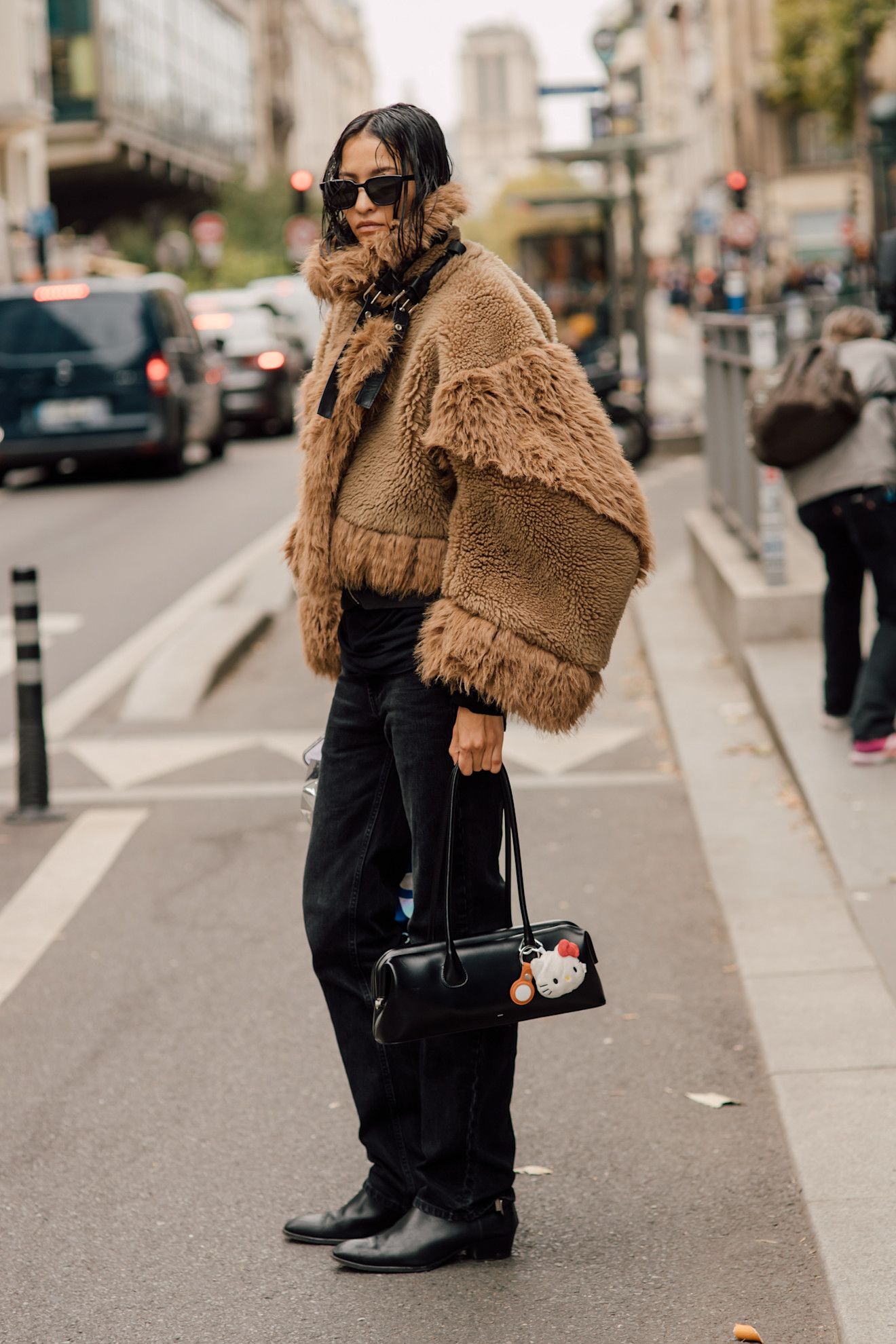 Casual Street Style Cropped Fuzzy Jacket with Black Wide Leg Jeans Casual Street Style Cropped Fuzzy Jacket with Black Wide Leg Jeans — Winter Outfits with Wide Leg Jeans