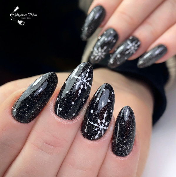 Ciemne paznokcie 2026 - 700+ pomysłów na najmodniejszy manicure !!!