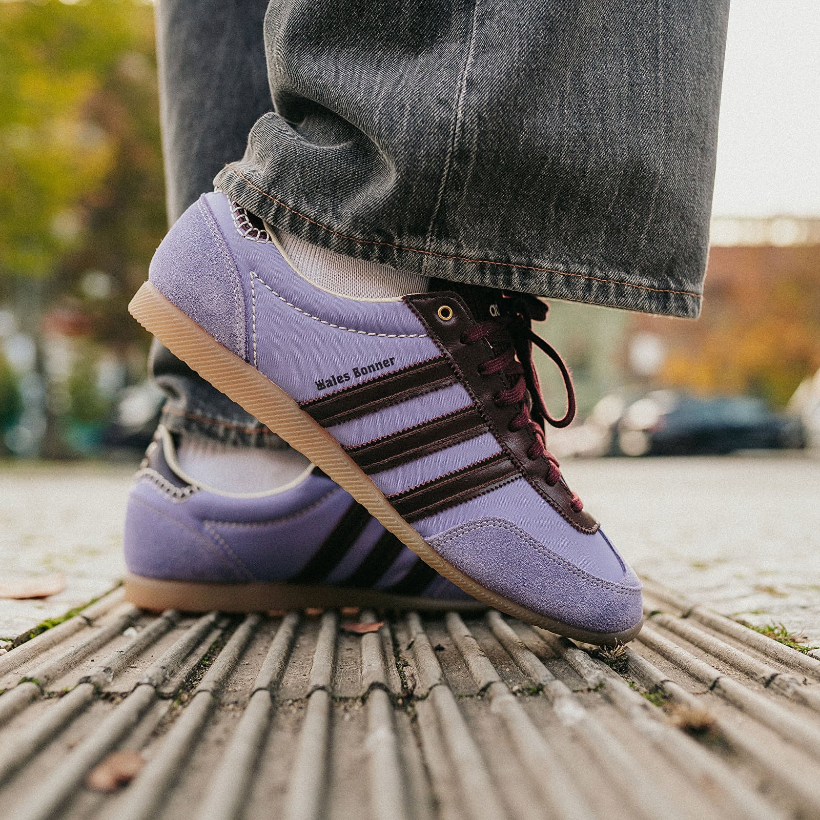 Suede Sneakers with Grey Denim Jeans Suede Sneakers with Grey Denim Jeans — Winter Outfits with Sneakers