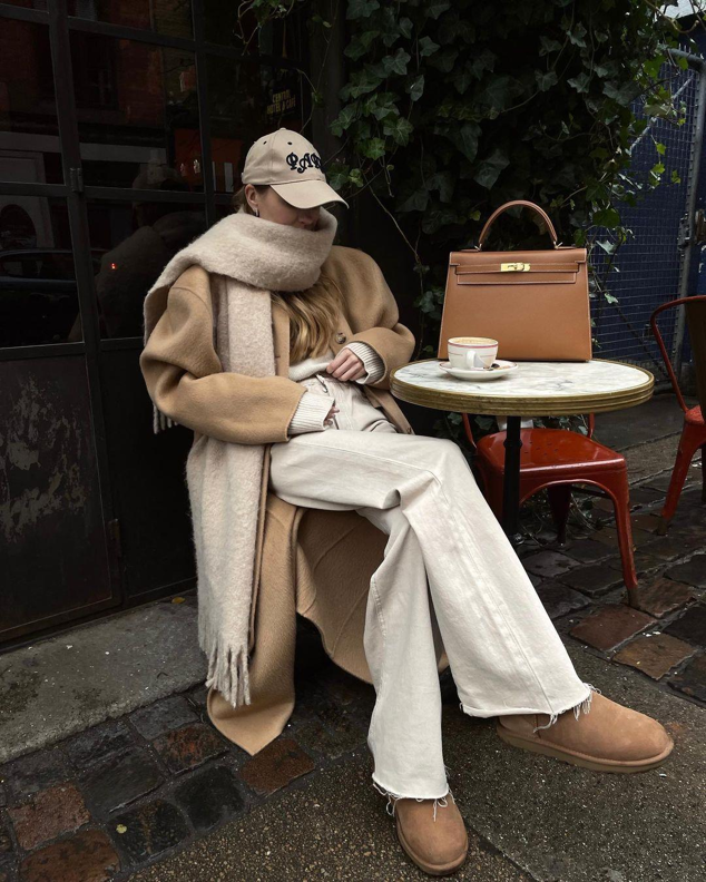 Monochromatic Cream Ensemble with Long Beige Coat and Ugg Clogs Monochromatic Cream Ensemble with Long Beige Coat and Ugg Clogs — Ugg Boots Outfits