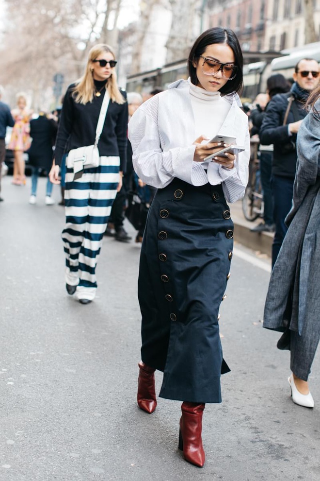 Pointed-Toe Boots with Midi Skirt and Turtleneck Layers — Winter Boots Outfits