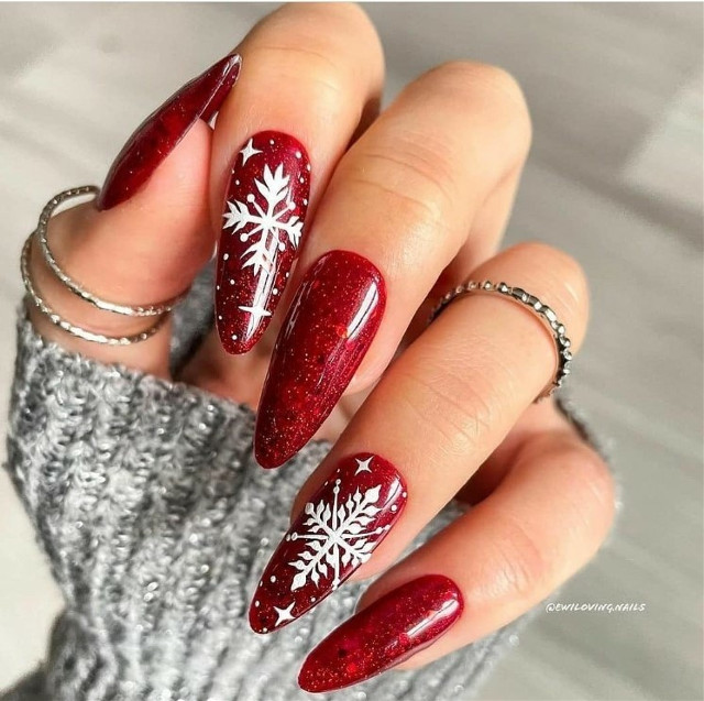Long Stiletto with White Snowflake Decals — Winter Red Nails
