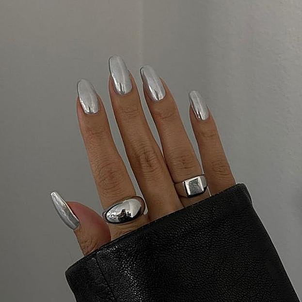 Winter Mirror Silver Chrome Stilettos — Winter Chrome Nails