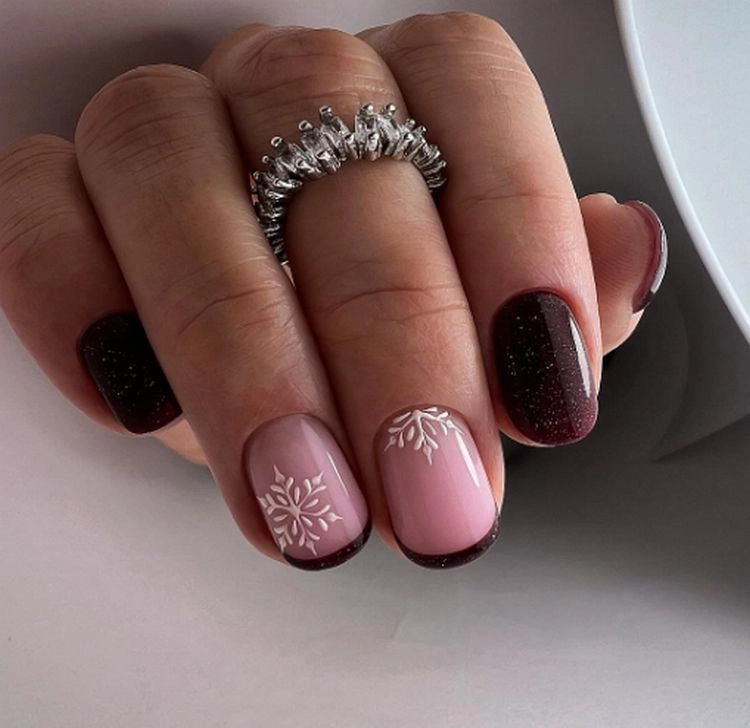 Deep Red with Silver Glitter Line Nails — Winter Round Nails