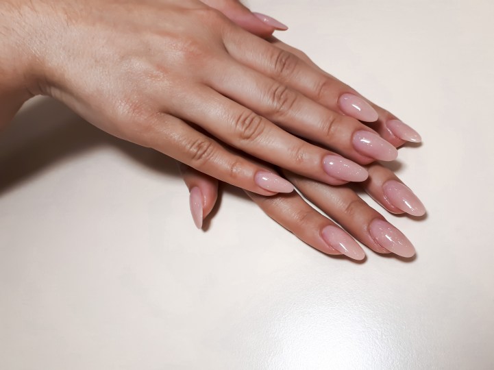BB Cream Nails: Deswegen trenden diese Nägel für den Winter! - wmn.de