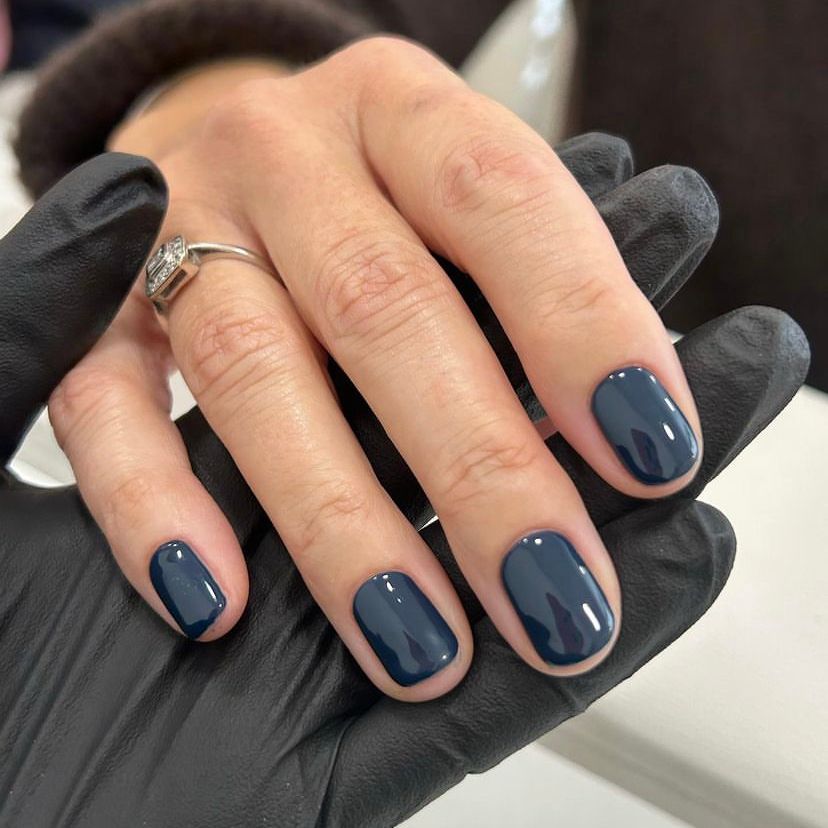 Deep Opaque Navy Blue Glossy Nails Deep Opaque Navy Blue Glossy Nails — Winter Nail Colors for Pale Skin