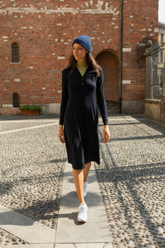 Navy Ribbed Beanie with Knit Midi Dress and Sneakers Navy Ribbed Beanie with Knit Midi Dress and Sneakers — Beanie Outfits