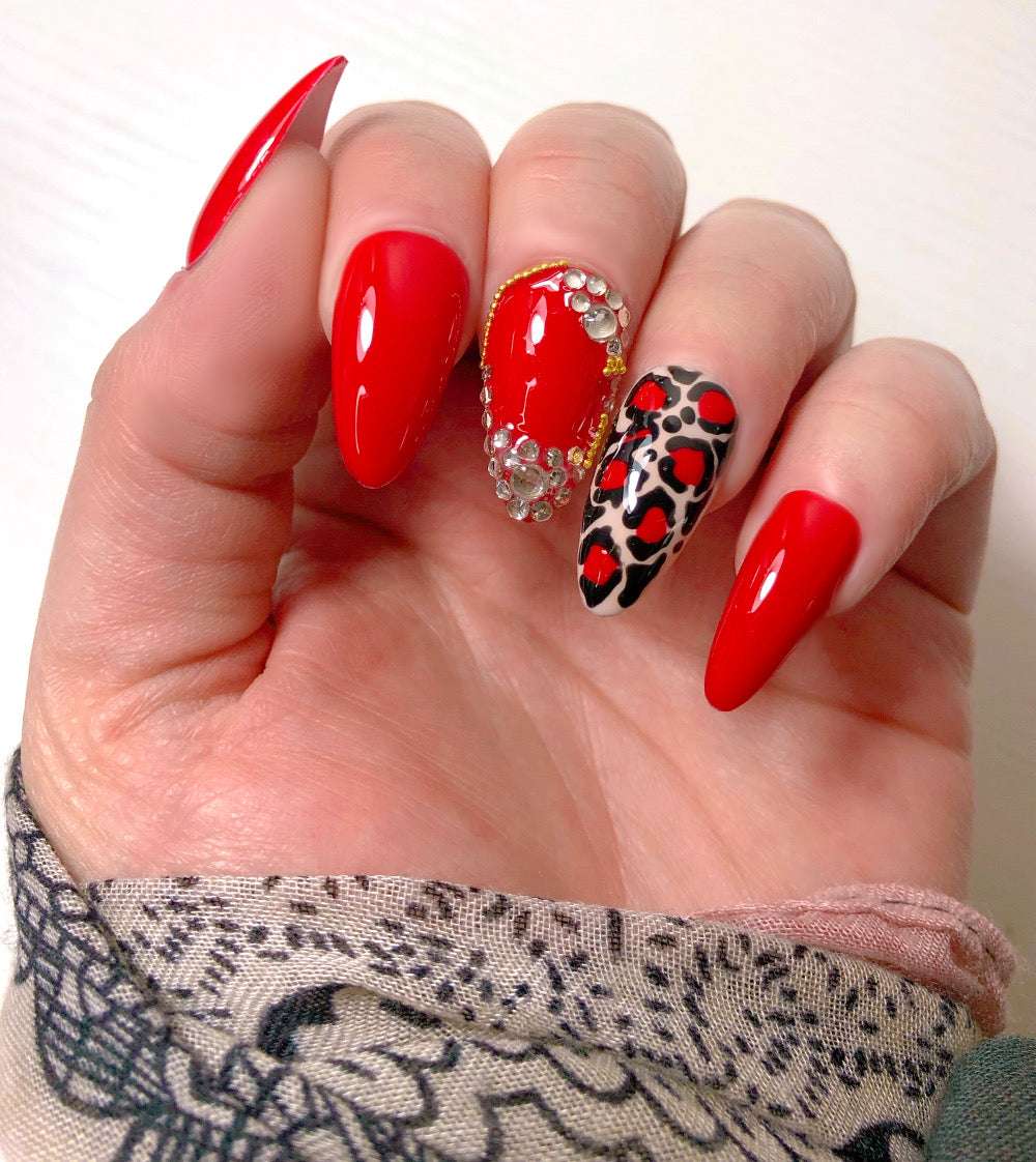 Winter Visual Idea — Winter Acrylic Nails