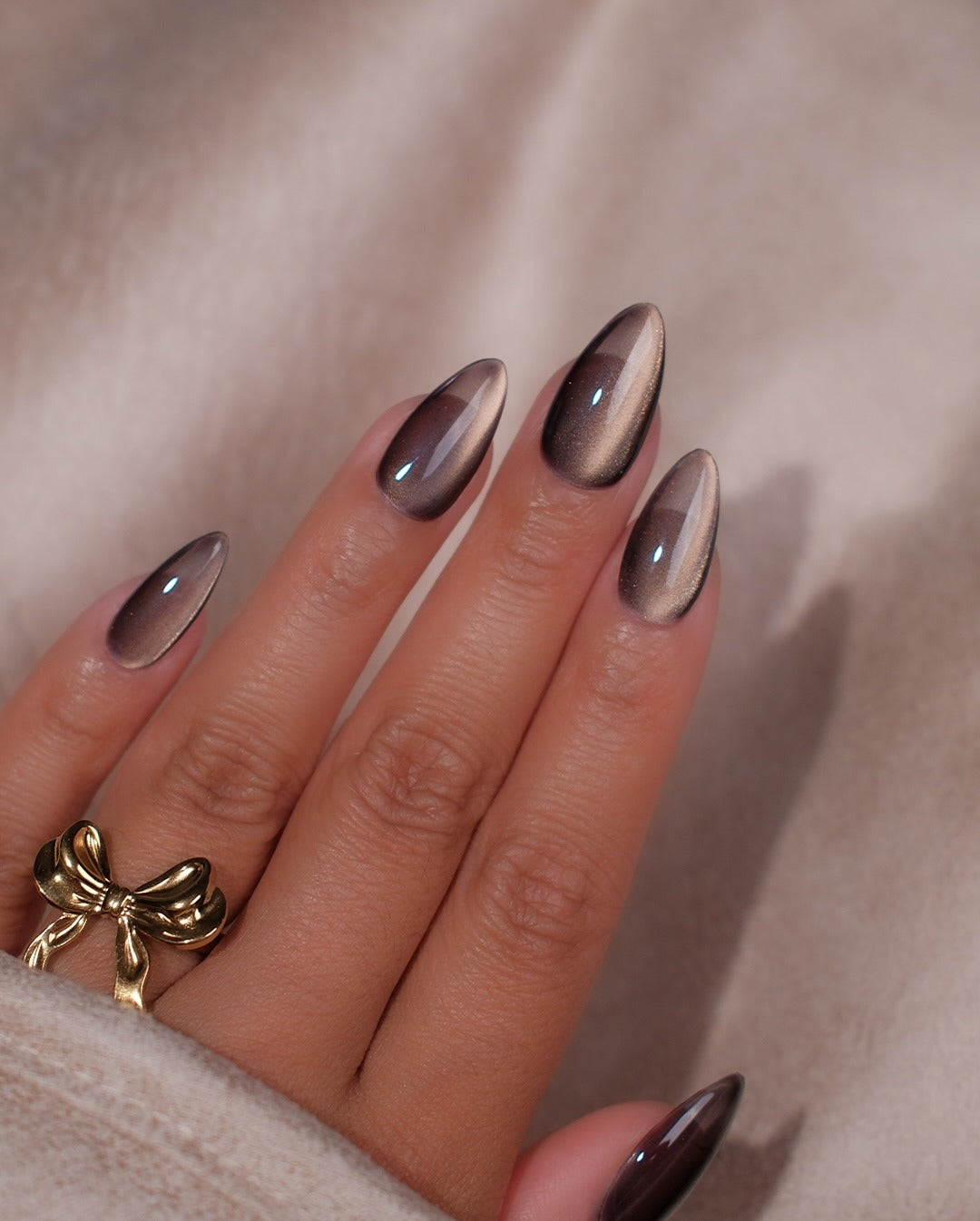 Subtle Gradient Cat Eye Almonds — Winter Cat Eye Nails
