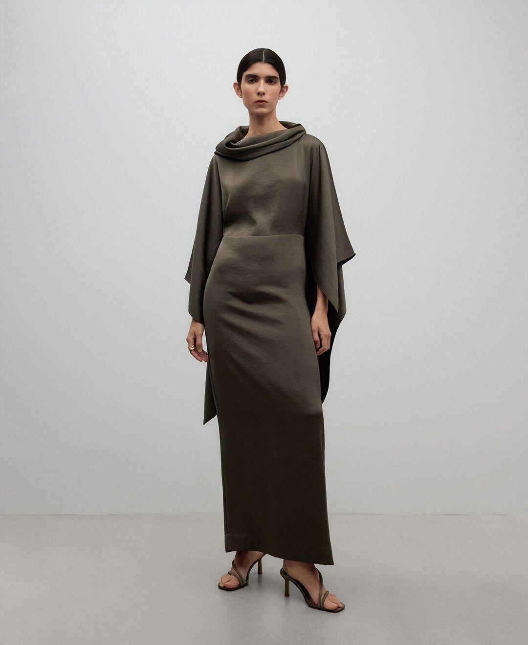 Floor-Length Olive Green Dress for Formal Occasions Floor-Length Olive Green Dress for Formal Occasions — Classy Winter Outfits