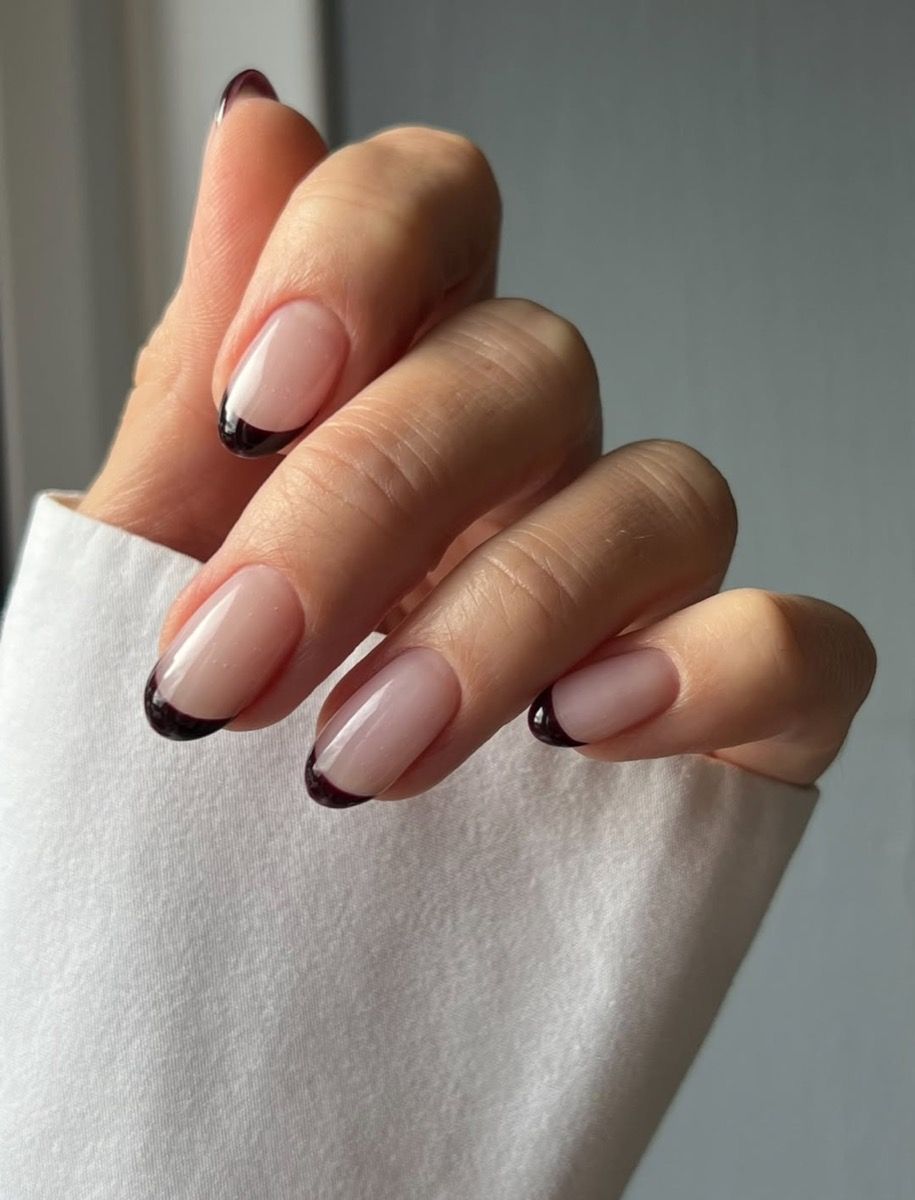 Deep Chocolate Glossy Short Square Nails — Short Winter Nails