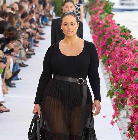 Elegant Black Fitted Top and Sheer Pleated Skirt Elegant Black Fitted Top and Sheer Pleated Skirt — Winter Outfits for Plus Size Women