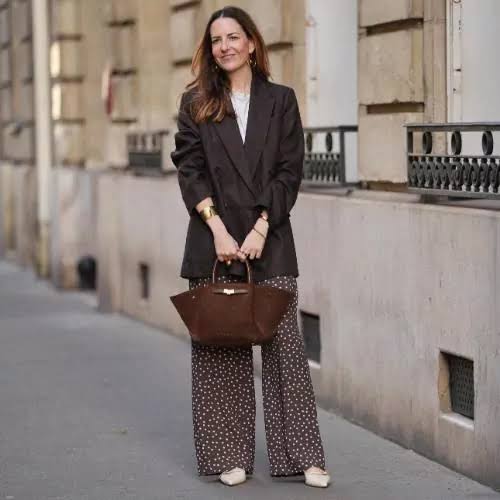 Oversized Blazer with Polka Dot Trousers and White T-shirt — Winter Outfits for Plus Size Women