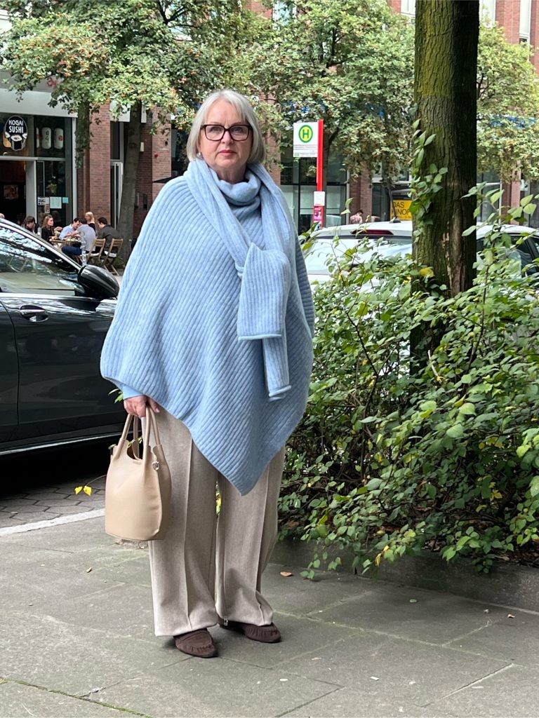Cozy Ribbed Knit Poncho and Wide-Leg Trousers Cozy Ribbed Knit Poncho and Wide-Leg Trousers — Winter Outfits for Curvy Women