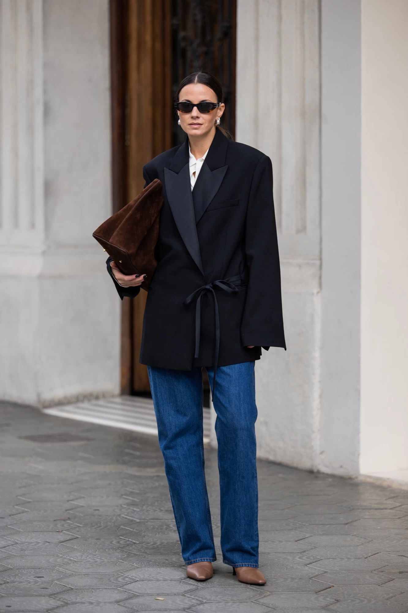 Tuxedo Blazer with Jeans for Smart Casual Tuxedo Blazer with Jeans for Smart Casual — Winter Outfits for Black Girls