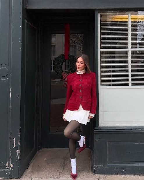 Textured Blazer and A-Line Skirt: A Playful Winter Combination Textured Blazer and A-Line Skirt: A Playful Winter Combination — Winter Going Out Outfits