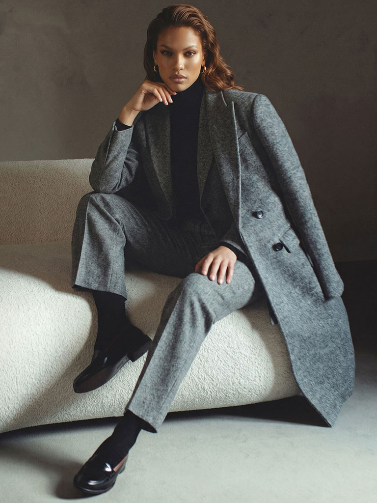 Oversized Grey Wool Suit with Black Turtleneck for Brunch Oversized Grey Wool Suit with Black Turtleneck for Brunch — Winter Brunch Outfits
