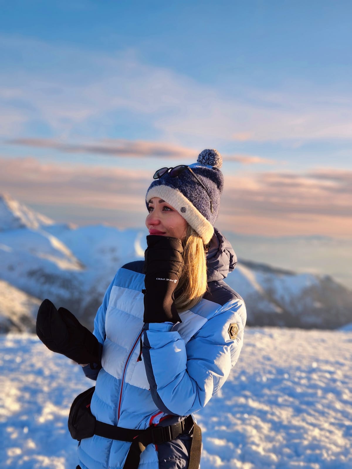 Blue and White Color-Blocked Puffer Jacket Blue and White Color-Blocked Puffer Jacket — Winter Hiking Outfits