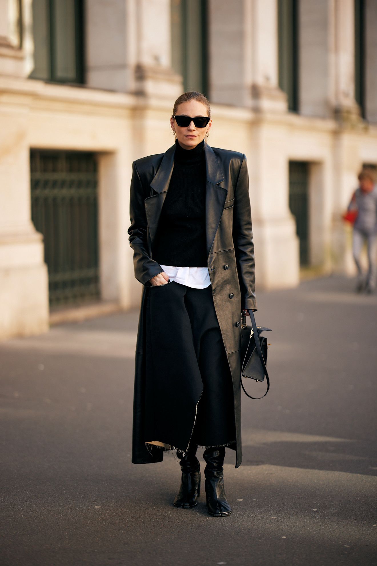 Black Leather Trench Coat Over Wide-Leg Trousers Black Leather Trench Coat Over Wide-Leg Trousers — Winter Outfits for Petite Women