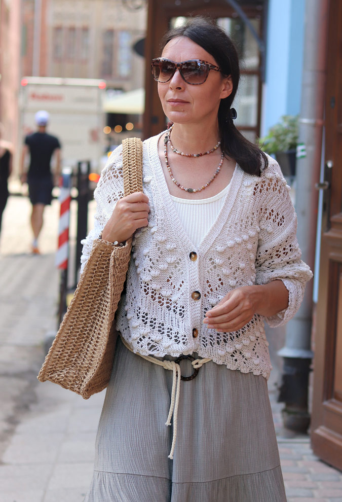 Crochet Cardigan with Wide-Leg Pants and Woven Bag Crochet Cardigan with Wide-Leg Pants and Woven Bag — Boho Winter Outfits