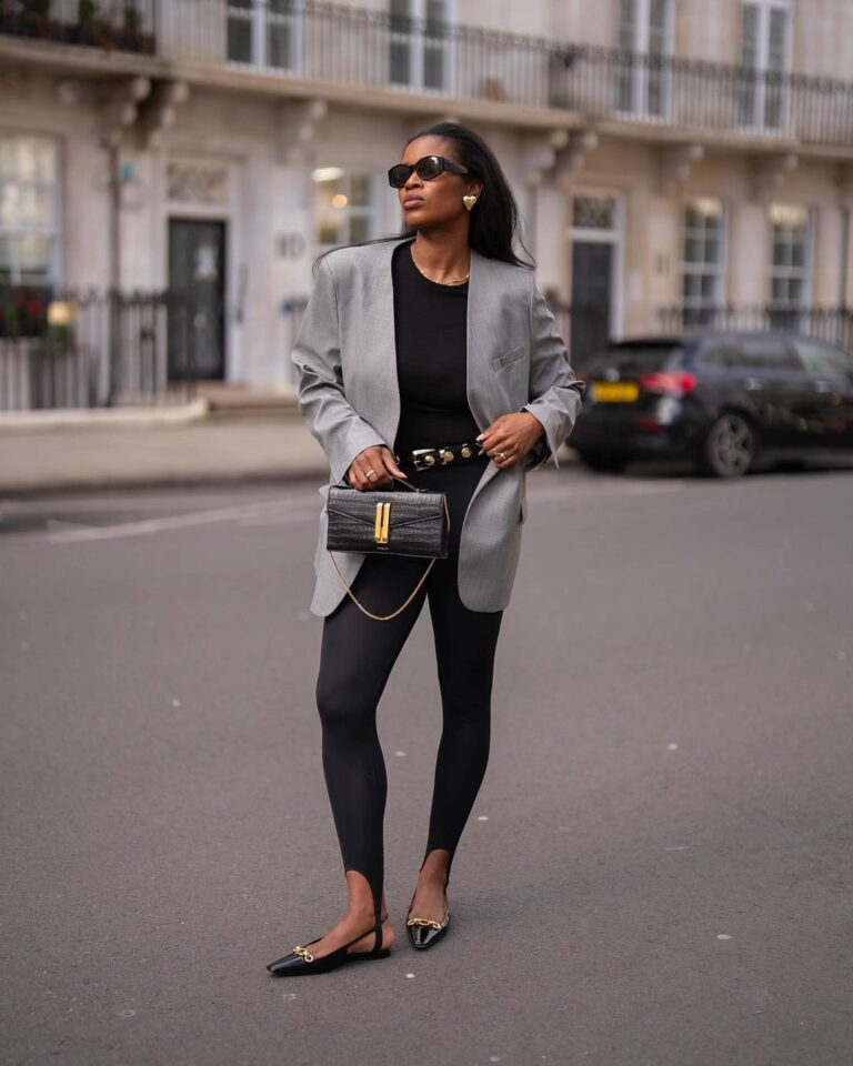 Chic Black Leggings with Oversized Blazer Chic Black Leggings with Oversized Blazer — Winter Outfits with Leggings