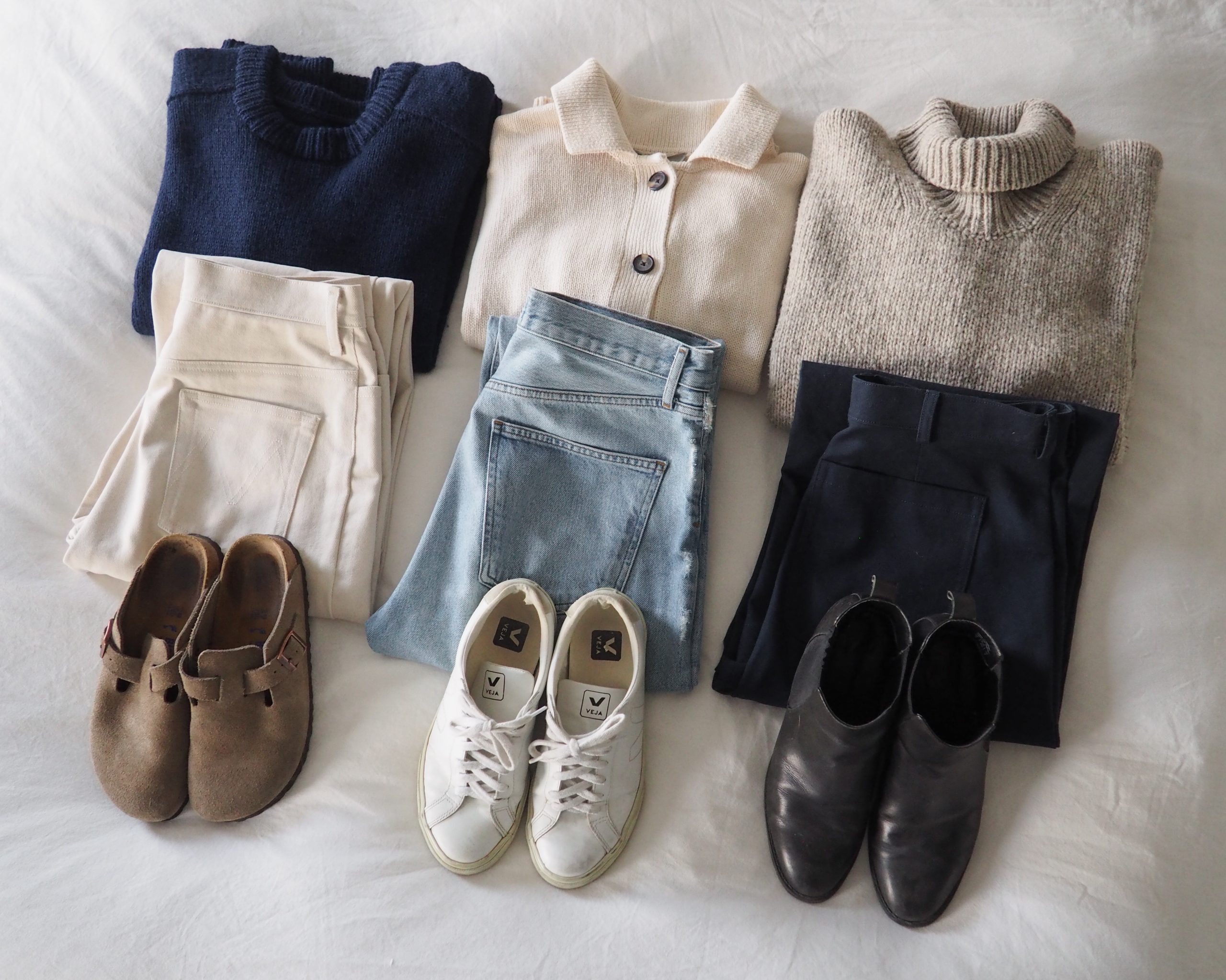 Versatile Capsule Outfits Featuring Navy, Cream, and Beige Tones Versatile Capsule Outfits Featuring Navy, Cream, and Beige Tones — Winter Capsule Wardrobe