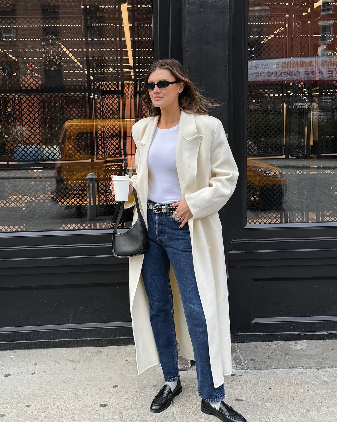 Long Cream Coat Over Denim and T-shirt for Effortless Casual Chic Long Cream Coat Over Denim and T-shirt for Effortless Casual Chic — Winter Capsule Wardrobe