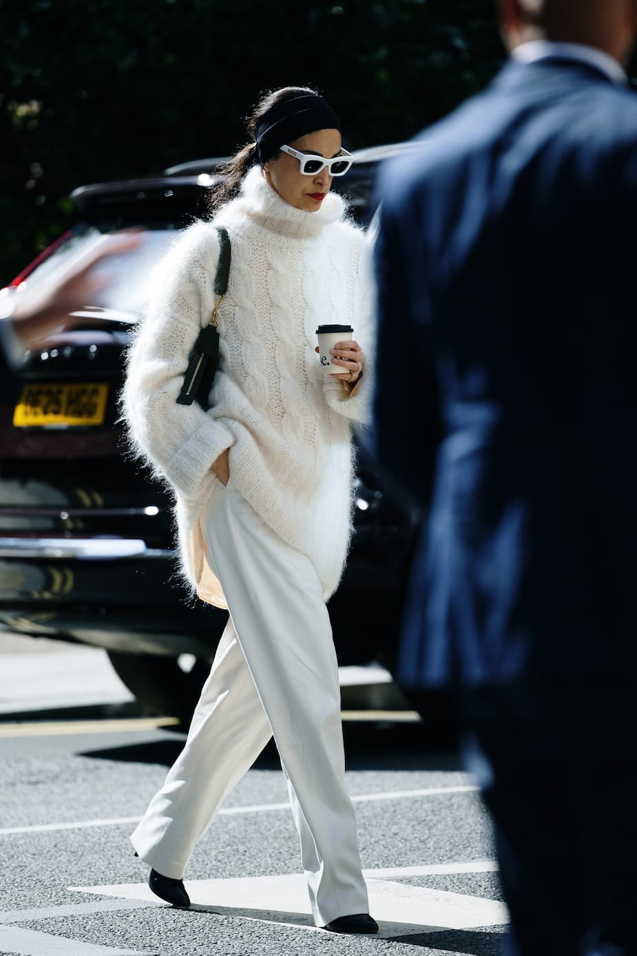 Black Flat Shoes Outfit Idea Black Flat Shoes Outfit Idea — Europe Winter Outfits