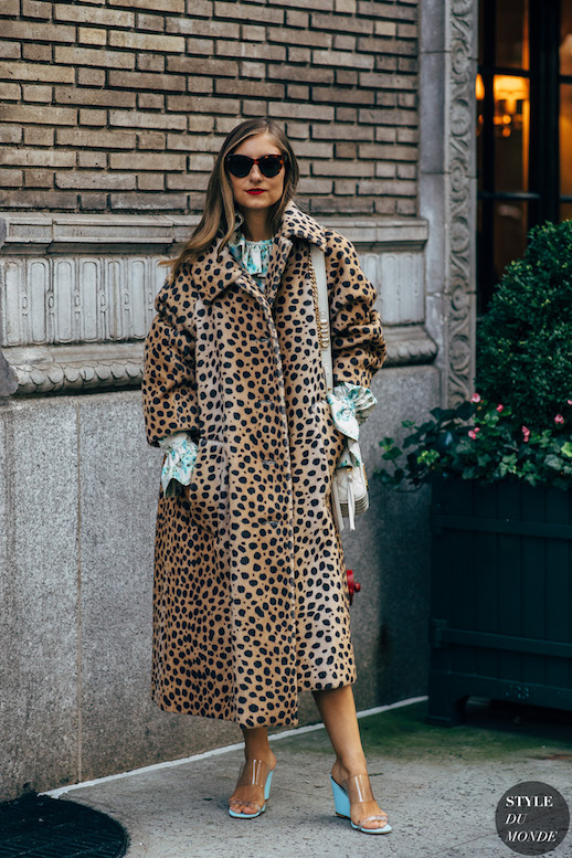 Dramatic Leopard Coat for Evening with Floral Blouse Dramatic Leopard Coat for Evening with Floral Blouse — Leopard Coat Outfits