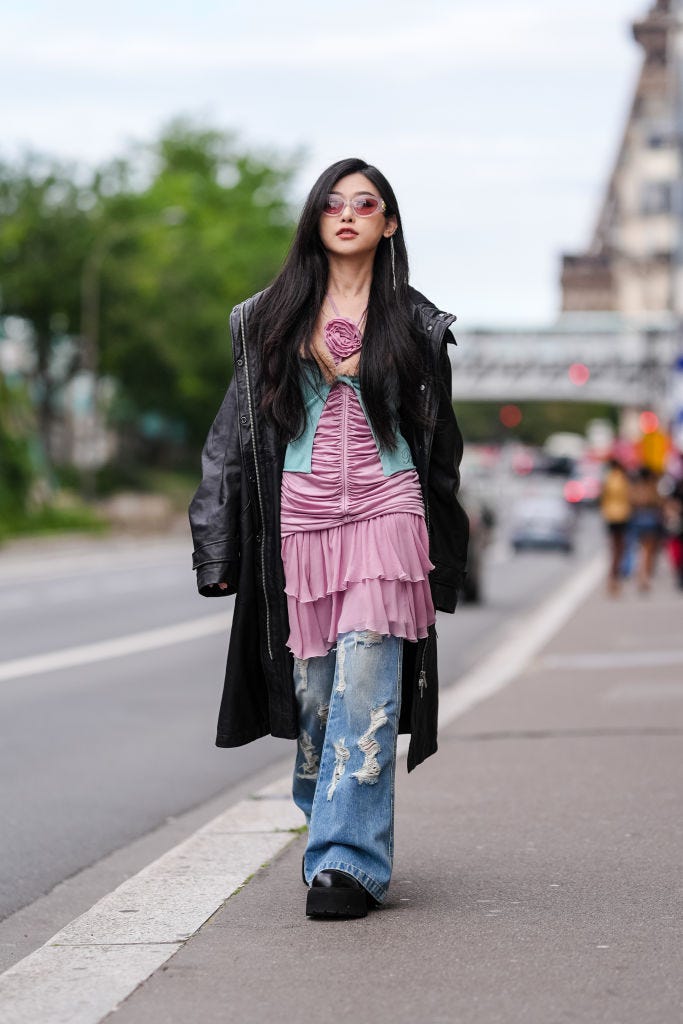 Corset Top and Wide-Leg Jeans: Y2K Layering with a Trench Coat Corset Top and Wide-Leg Jeans: Y2K Layering with a Trench Coat — Y2K Winter Outfits