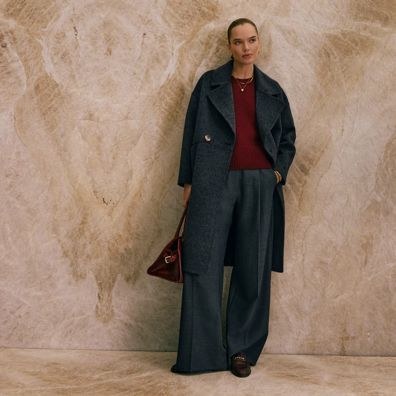 Oversized Grey Peacoat Paired with Wide-Leg Trousers Oversized Grey Peacoat Paired with Wide-Leg Trousers — Peacoat Outfits