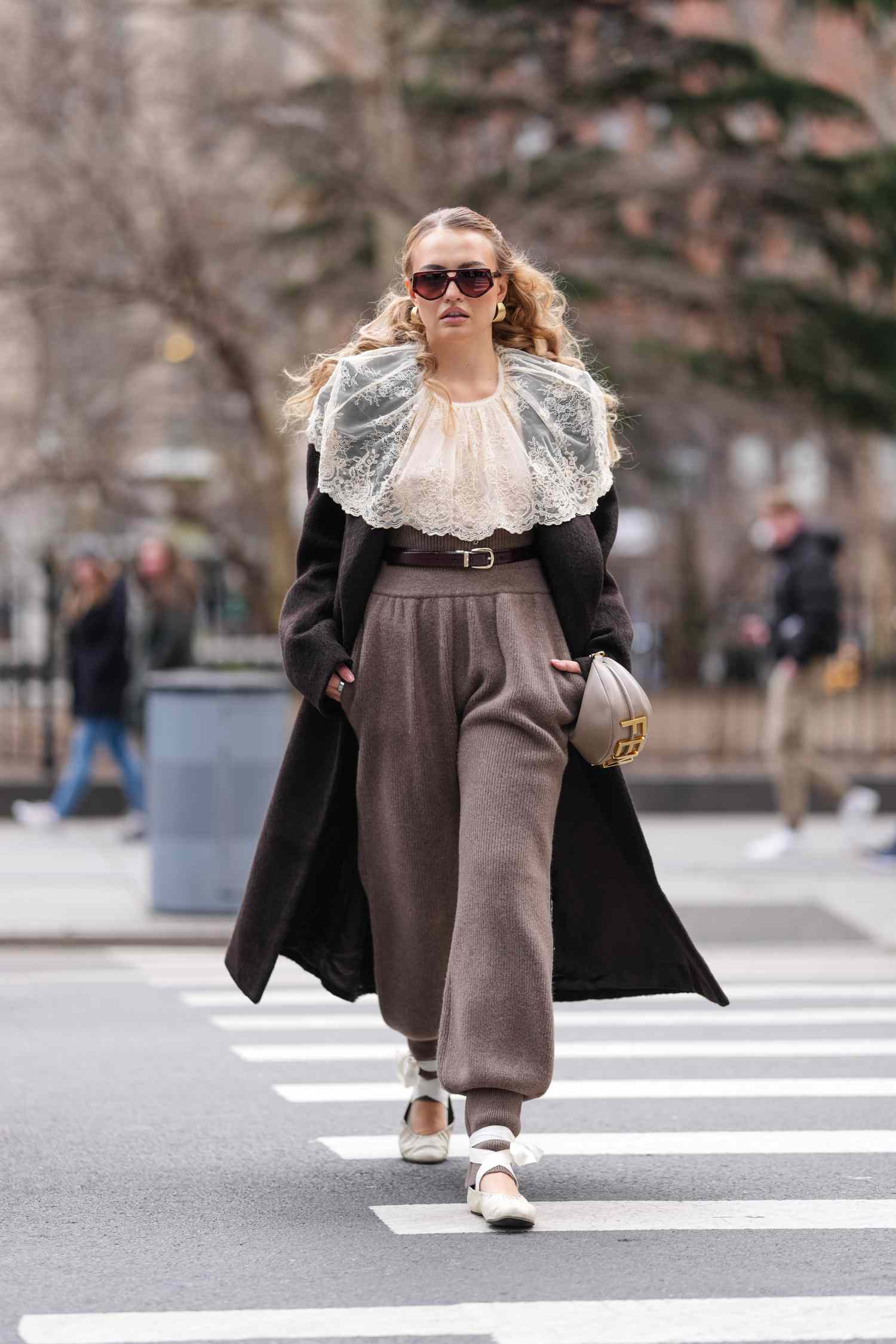 Monochromatic Knit Loungewear with Statement Collar Monochromatic Knit Loungewear with Statement Collar — Sweatpants Outfits