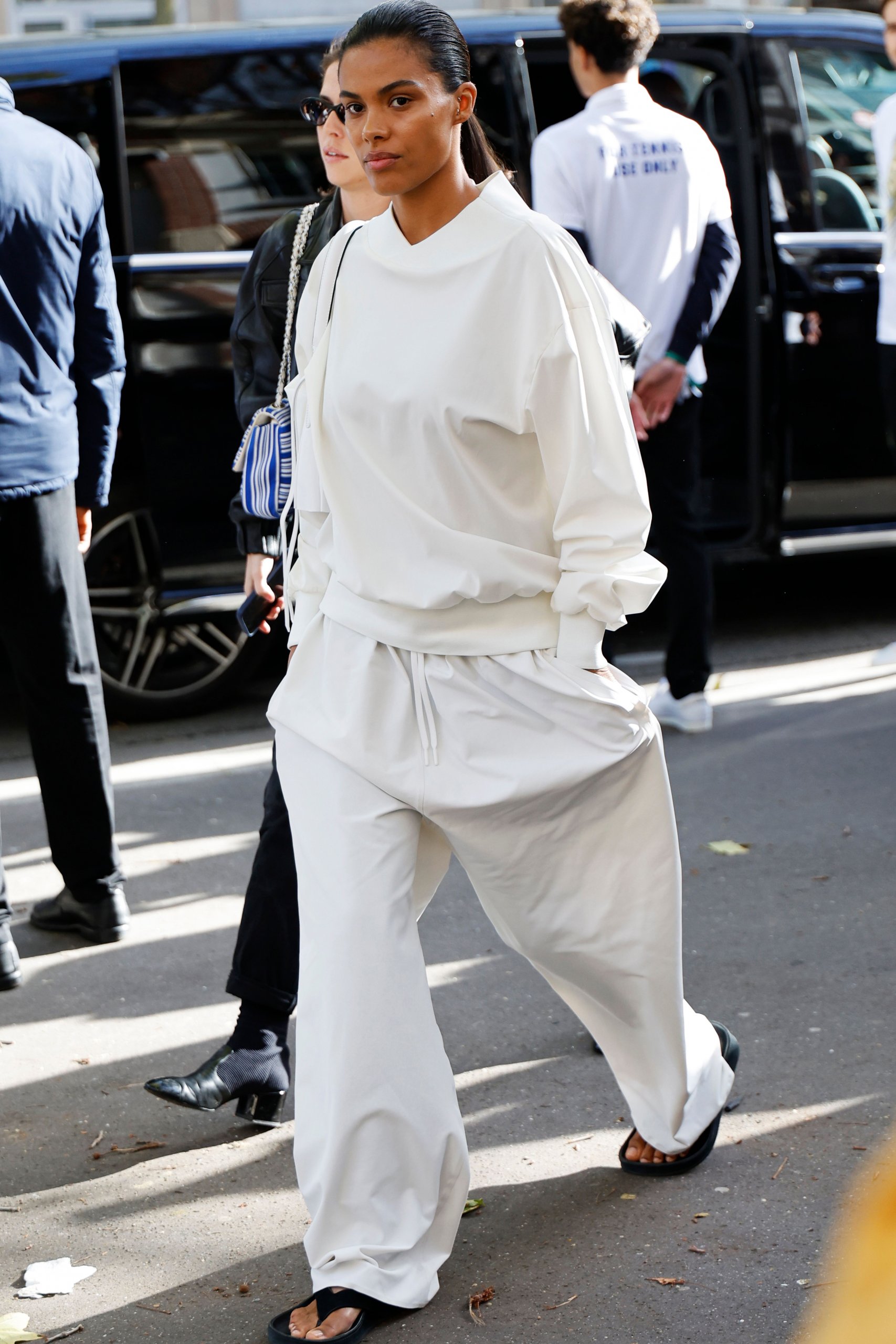 Monochrome White Loungewear for Effortless Chic Monochrome White Loungewear for Effortless Chic — Sweatpants Outfits