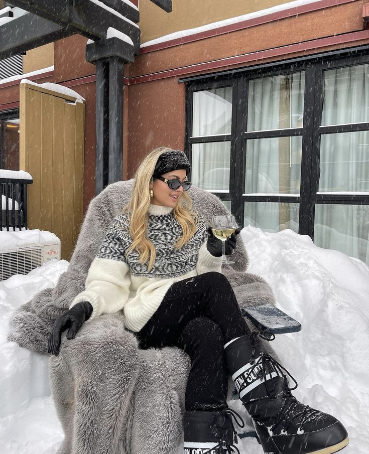 Winter Apr S-Ski Outfit Idea Winter Apr S-Ski Outfit Idea — Moon Boots Outfits