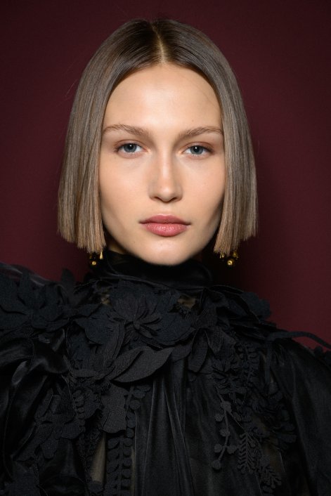 Dark Brown Bob With Auburn Highlights Dark Brown Bob With Auburn Highlights — Low Maintenance Winter Haircuts