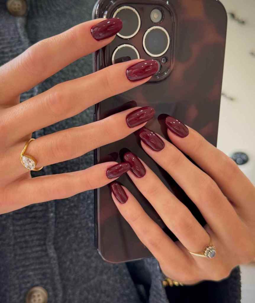 Medium Oval Deep Burgundy High Gloss Nails Medium Oval Deep Burgundy High Gloss Nails — Fall to Winter Nails
